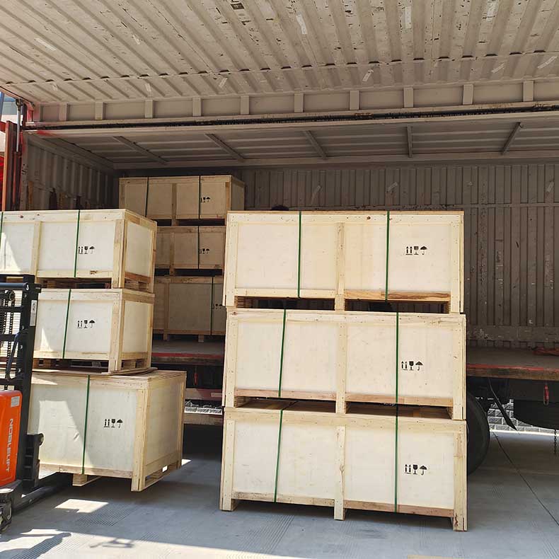 โครงการห้องทดลองของฟิลิปปินส์ขับเคลื่อนด้วยอุปกรณ์กระจกแบบกำหนดเองของ YangMai