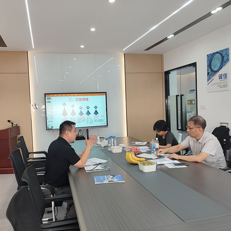 ลูกค้าจาก Pharm-Tech (Tianjin)Co., Ltd เยี่ยมชมบริษัทของเราเพื่อความร่วมมือ